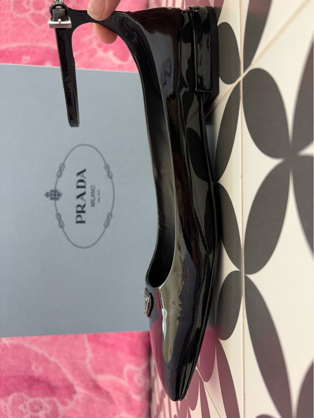 (USED) Prada Black Patent Leather Square-Toe Ankle-Strap flats with Logo - Picture 4 of 7